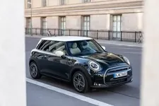 0815-mini-cooper-se-resolute-edition-02-2022-600px.webp