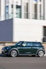 0824-mini-cooper-se-resolute-edition-02-2022-600px.webp