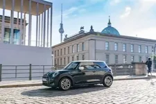 0825-mini-cooper-se-resolute-edition-02-2022-600px.webp
