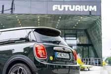 0845-mini-cooper-se-resolute-edition-02-2022-600px.webp
