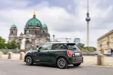 0858-mini-cooper-se-resolute-edition-02-2022-600px.webp