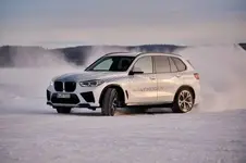 3451-bmw-ix5-hydrogen-winter-testing-02-2022-600px.webp