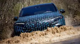 mercedes-eqs-suv-3-plwt9emqurf4a1fh56ze9u75dshv20n5exq1bwa0zg.webp