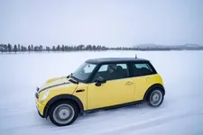 453067-mini-cooper-generation-2-mk-i-03-2022-600px.webp