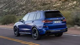 2023-bmw-x7-m60i.webp