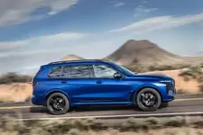 P90457450-the-new-bmw-x7-m60i-xdrive-04-2022-600px.webp
