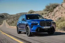 P90457425-the-new-bmw-x7-m60i-xdrive-04-2022-600px.webp