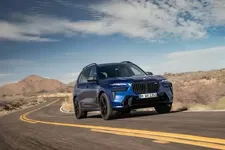 P90457428-the-new-bmw-x7-m60i-xdrive-04-2022-599px.jpg P90457428-the-new-bmw-x7-m60i-xdrive-04-2022-599px.jpg