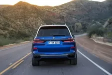 P90457451-the-new-bmw-x7-m60i-xdrive-04-2022-600px.jpg