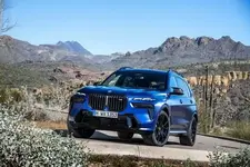 P90457465-the-new-bmw-x7-m60i-xdrive-04-2022-600px.webp