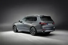 P90457300-the-new-bmw-x7-04-2022-600px.jpg