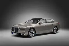 P90458181-the-new-bmw-i7-xdrive60-04-2022-600px.webp