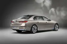 P90458184-the-new-bmw-i7-xdrive60-04-2022-600px.webp