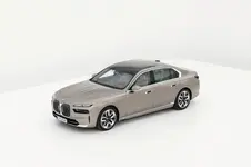 P90458191-the-new-bmw-i7-xdrive60-04-2022-600px.webp