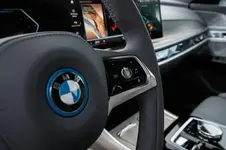 P90458242-the-new-bmw-i7-xdrive60-04-2022-600px.webp