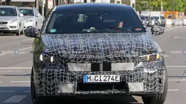 bmw-i5-front-view-spy-photo (1).jpg