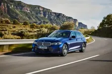 te-blue-metallic-rim-18-styling-848m-05-2022-600px.webp
