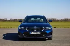 te-blue-metallic-rim-18-styling-848m-05-2022-600px.webp
