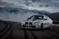 -the-new-bmw-m4-csl-on-the-racetrack-05-2022-600px.webp