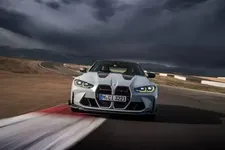 -the-new-bmw-m4-csl-on-the-racetrack-05-2022-600px.webp