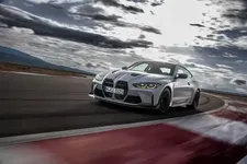 -the-new-bmw-m4-csl-on-the-racetrack-05-2022-600px.webp