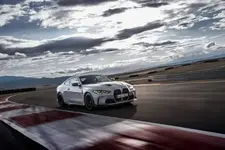 -the-new-bmw-m4-csl-on-the-racetrack-05-2022-600px.webp