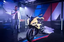 rs-of-bmw-m-unveiling-the-new-bmw-m-1000-rr--600px.webp