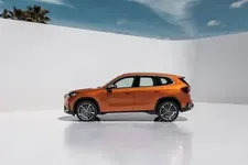 etallic-20-bmw-individual-styling-869i-05-22-600px.webp