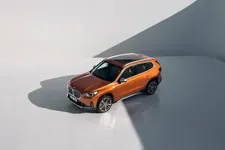 etallic-20-bmw-individual-styling-869i-05-22-600px.webp