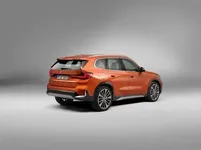 etallic-20-bmw-individual-styling-869i-05-22-600px.webp