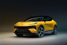 01_Lotus_Eletre_Yellow_Studio_F34.webp