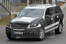 Mercedes_GL_facelift_2012_02-635x428.webp