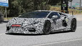 Lamborghini-Aventador-005_bpq0dz.webp