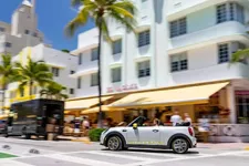 -mini-cooper-se-convertible-one-off-07-2022-2250px.webp