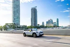 -mini-cooper-se-convertible-one-off-07-2022-2250px.webp