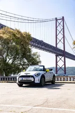 1-mini-cooper-se-convertible-one-off-07-2022-999px.webp