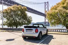 -mini-cooper-se-convertible-one-off-07-2022-2250px.webp