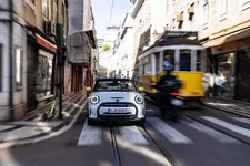 -mini-cooper-se-convertible-one-off-07-2022-2250px.webp