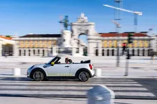 -mini-cooper-se-convertible-one-off-07-2022-2250px.webp