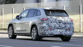 mercedes-maybach-eqs-suv-spy-photo.webp