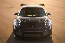 Porsche-911-GT2-RS-5_2.webp