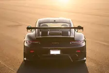 Porsche-911-GT2-RS-10_2.webp