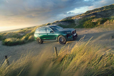 P90476761-2023-bmw-alpina-xb7-2250px.webp