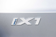 P90479807-bmw-ix1-xdrive30-09-2022-2249px.webp
