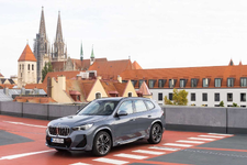 P90479909-bmw-x1-xdrive-23i-09-2022-2248px.webp