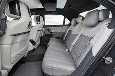 P90480846-the-new-bmw-m760e-xdrive-09-2022-2248px.webp