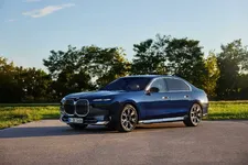 P90480857-the-new-bmw-740d-xdrive-09-2022-2248px.webp