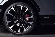 2023-Lamborghini-Urus-S-00023.webp