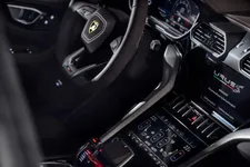 2023-Lamborghini-Urus-S-00013.webp