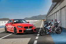 ue-bmw-m2-und-die-neue-bmw-m-1000-r-10-2022-2249px.webp